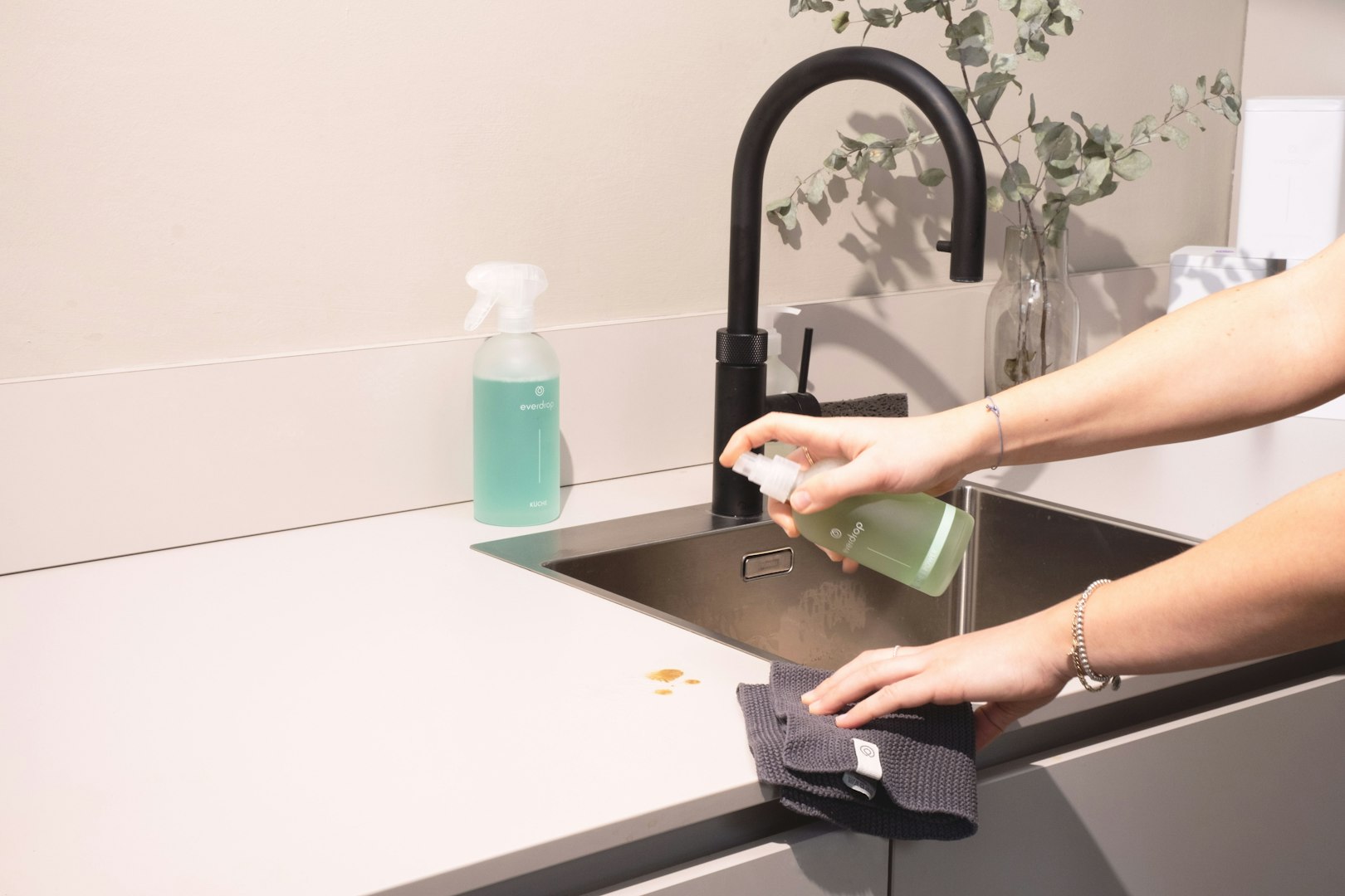 Regular cleaning, Room cleaning, House cleaning